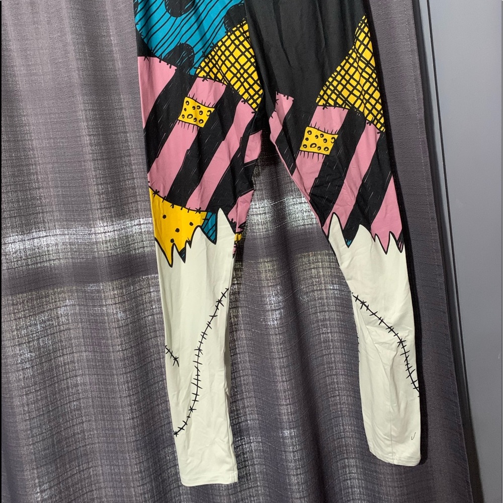 The nightmare before Christmas leggings! - Picture 2 of 3